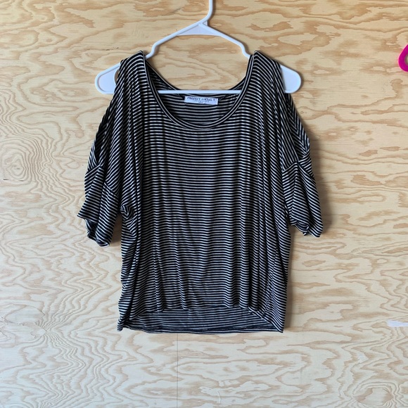 Cut-out shoulder stripped T-shirt - Picture 1 of 3